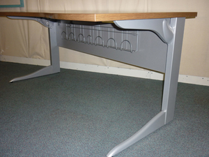 Walnut 1600x800/700 double wave desks