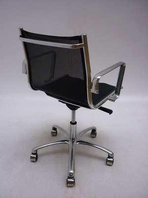 Eames style mesh meeting chairs (CE)