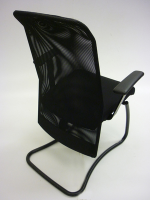 Square back mesh meeting chair (CE)