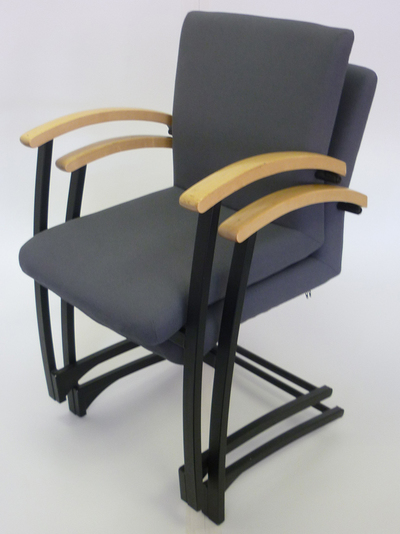 Kinnarps Arcus 686 grey cantilever stacking chairs (CE)