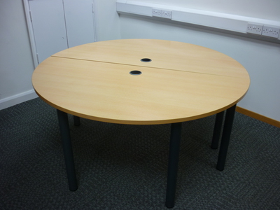 Beech modular tables
