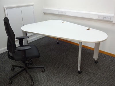 Triform off white desks