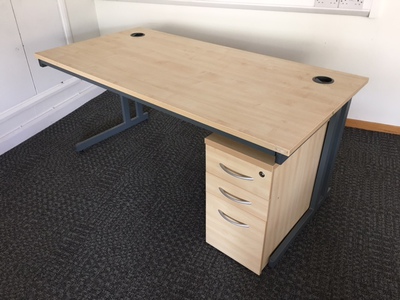 Maple rectangular 1600w x 800d mm desk