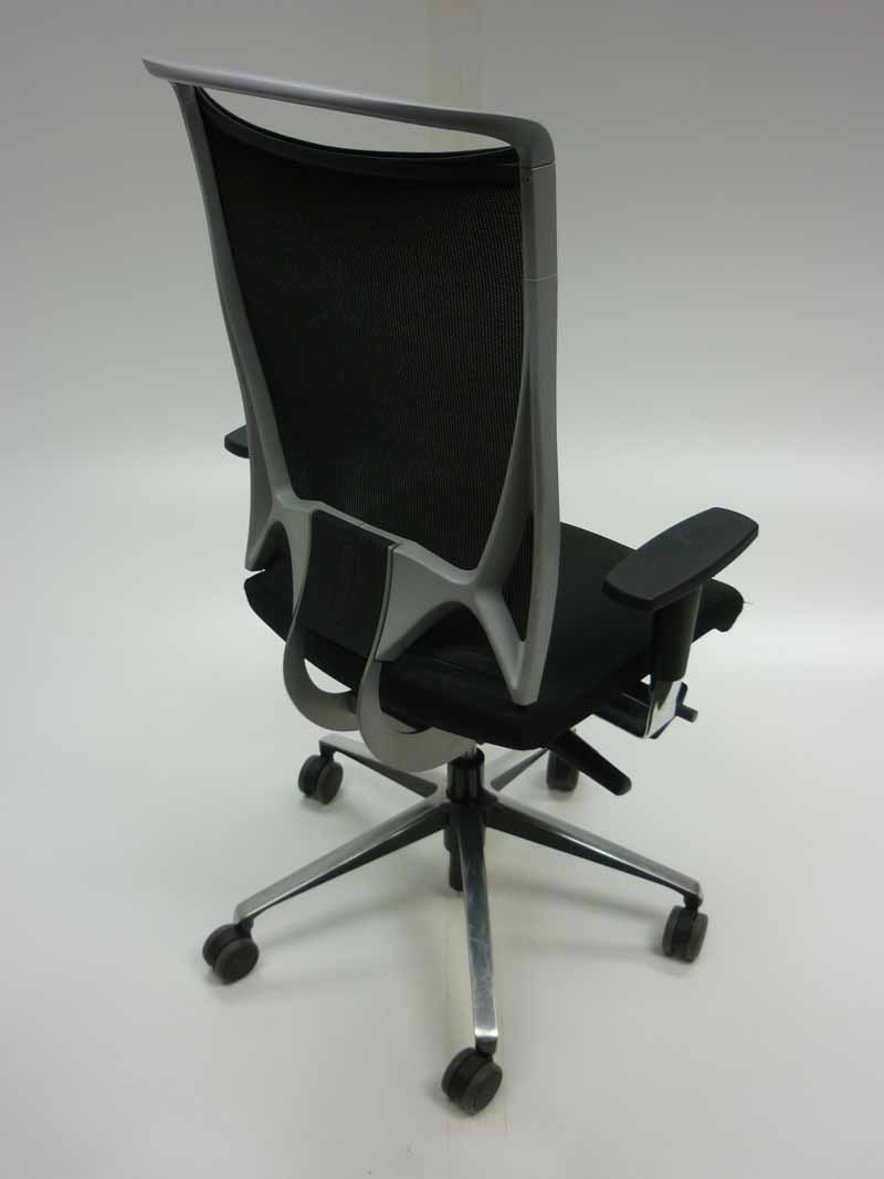 Black mesh back task chair