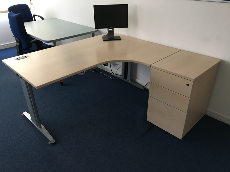 1600 mm FFC Balancia maple radial desk with optional extensions