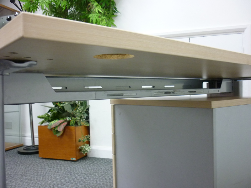 Mobili K2C maple rectangular desk 1200w x 800d mm