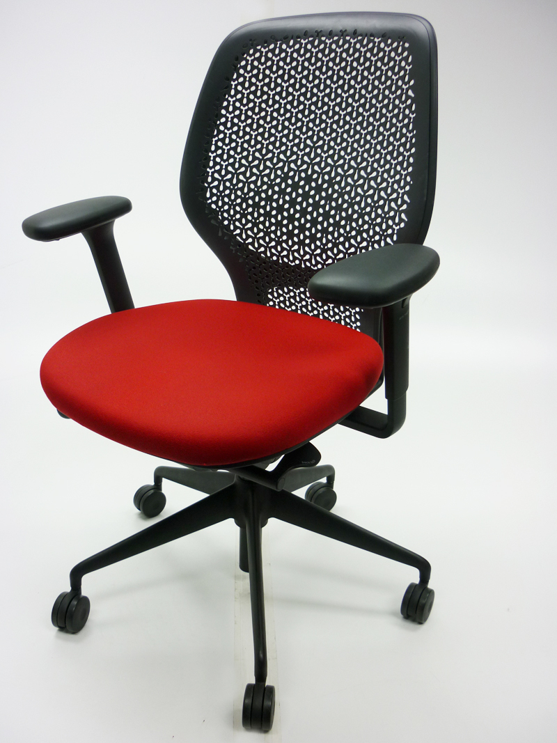 Orangebox ARA task chair with arms in red or green