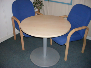 900mm diameter maple circular meeting table