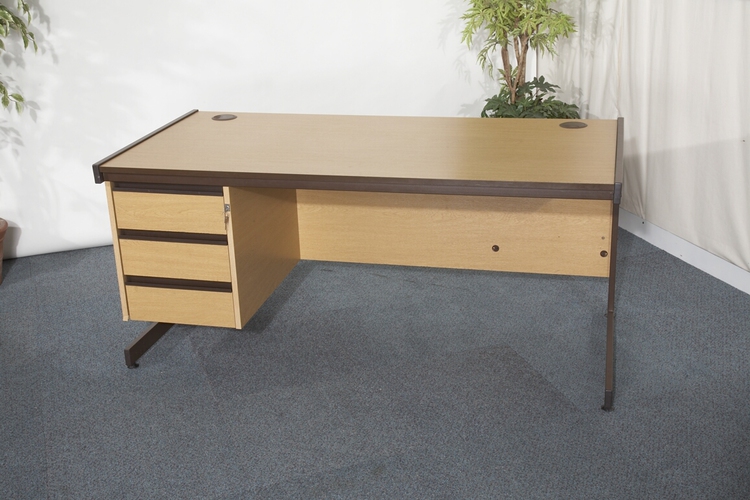 1560mm light oak rectangular desks