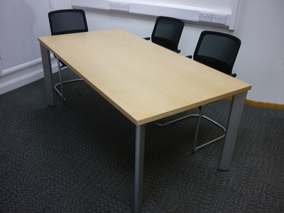1800x900mm oak veneer Brunner State meeting tables
