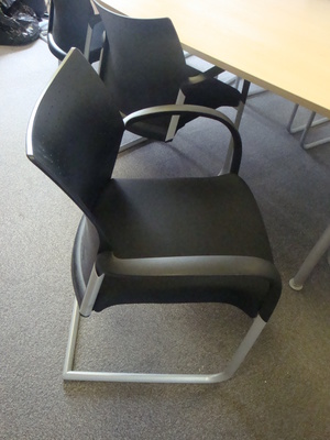 cantilever frame chair