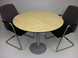 Techo circular meeting table