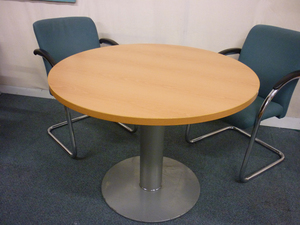 1000mm diameter beech circular table