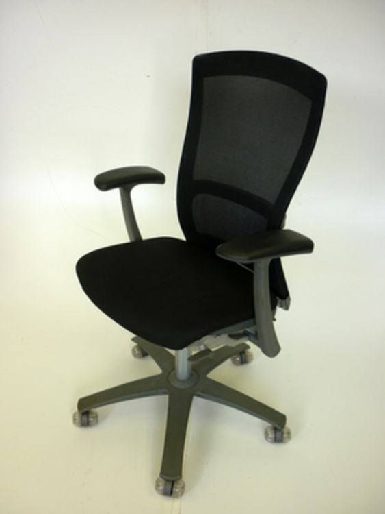 Knoll Life black fabric/mesh task chair