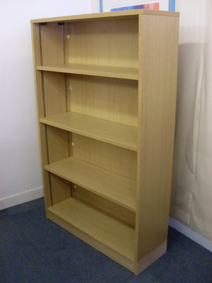 Light oak 1600mm high bookcase