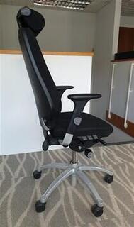 RH Logic 400 task chair