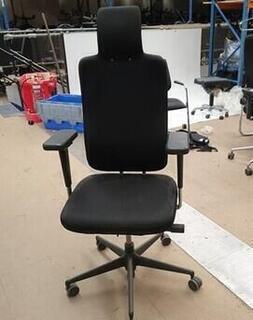 Vitra Headline task chair in black with black spine
