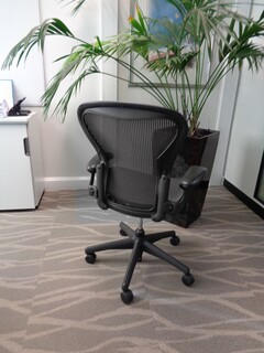 Herman Miller graphite Aeron task chair size B
