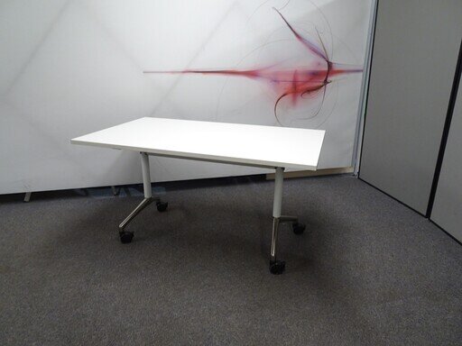 1400w mm White Flip Top Table