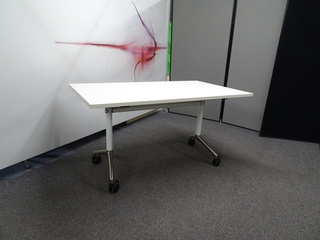 additional images for 1400w mm White Flip Top Table