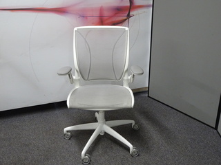 additional images for Humanscale Diffrient World Mesh Operator Chair in Grey & White
