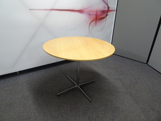 additional images for 900dia mm Fritz Hansen Shaker Maple Circular Table 