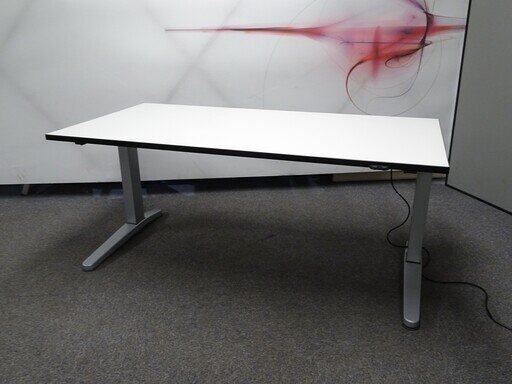 1600w mm Steelcase Electric Sit  Stand Desk