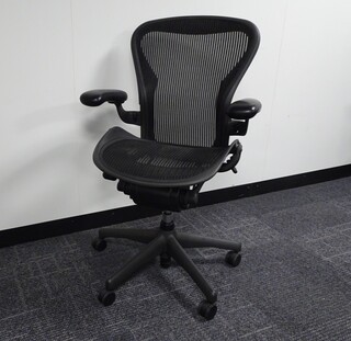 additional images for Herman Miller Aeron 2 Lever Fully Adjustable Arms Graphite Size B