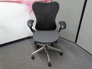 additional images for Herman Miller Graphite Mirra 2 