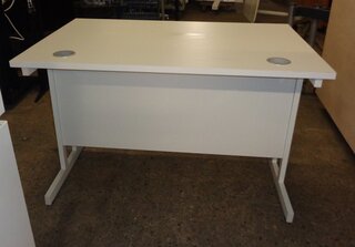 White desk 1200w