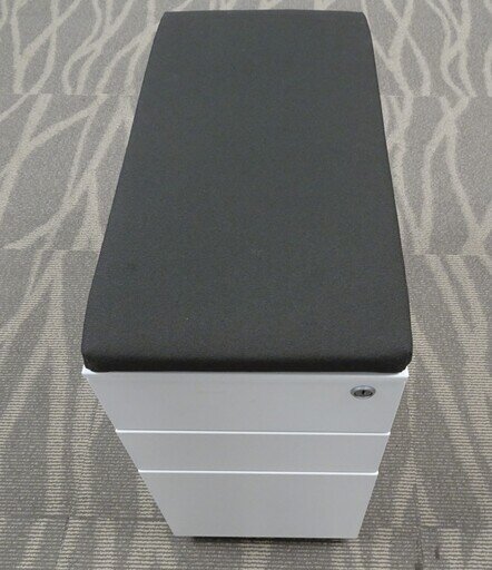White Metal Slimline Pedestal with Magnetic Cushion