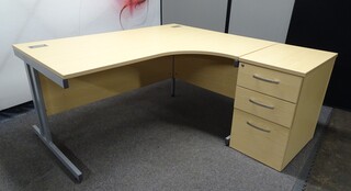 additional images for 1600w mm Maple Corner Desks