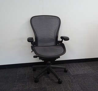 additional images for Herman Miller Aeron Wave Chair Size C