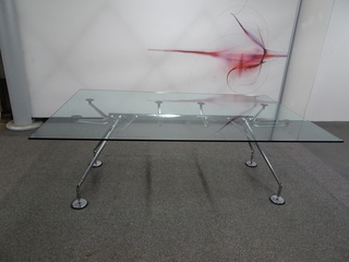 additional images for 2000w mm Clear Glass Top Table by Norman Foster