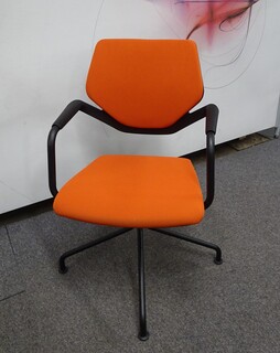 additional images for Konig + Neurath Nook Meeting Chair