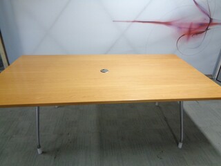 2000 x 1100mm Herman Miller Oak Veneer Boardroom Table