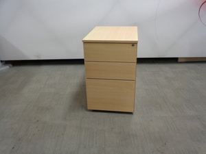 additional images for Maple 3 Drawer Pedestal