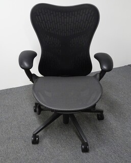 additional images for Graphite Herman Miller Mirra 2 chair with butterfly back