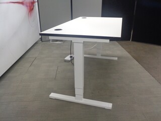 Veyhl Electric Sit  Stand Desk