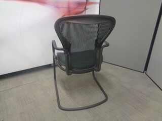 Herman Miller Aeron Cantilever Chair Green Mesh