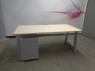 1600w mm Grey Frame Freestanding Desk 