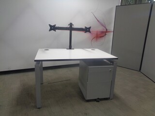 Freestanding Desk 1200w - 1600w Extendable Beam