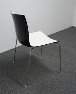 additional images for Arper Catifa 46 Bicoloured Chair in Black & White