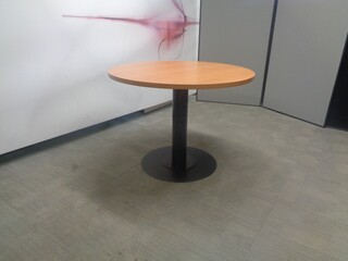 1000dia mm Circular Table with Cherry Top