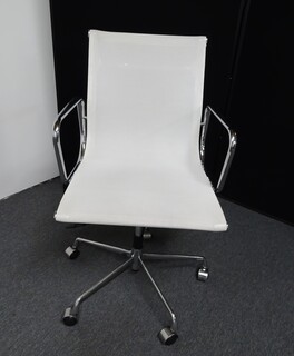 additional images for Eames Style Meeting Chair in White