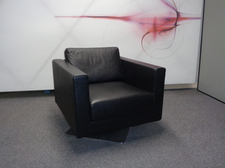 additional images for Vitra Park Swivel Armchair in Black Leather