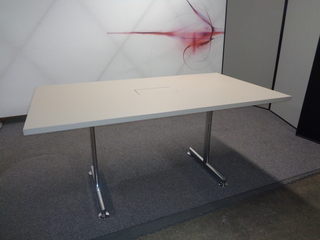 additional images for 1600 x 900mm Brunner Meeting Table