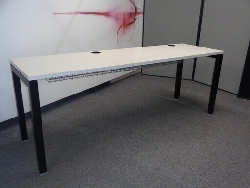 2000w Desk with Off White Top