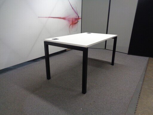 1400w mm Freestanding Desk with White Top