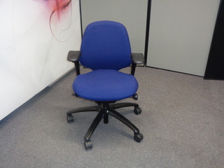 additional images for RH Mereo 200 Medium Back Operator Chair in Navy Blue
